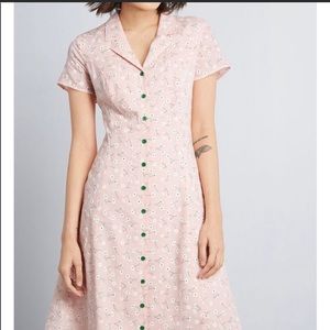 Daytime Dynamo Gingham Flower Dress